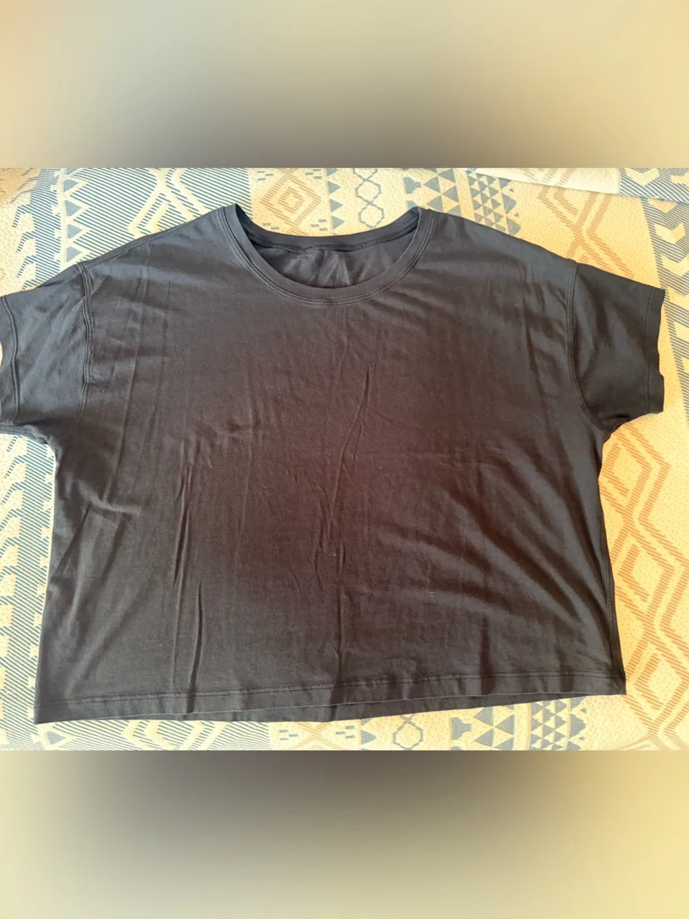 Lululemon cropped T-shirt